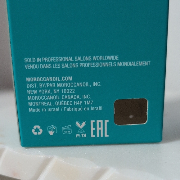 Two Moroccanoil Ultra-Light Treatment Mist in Teal With Vanilla Date Lip Balm - Picture 13 of 16